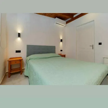 Holiday home Donikas House *